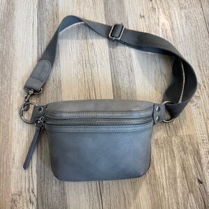 Universal Thread Gray Belt Bag with Adjustable Strap